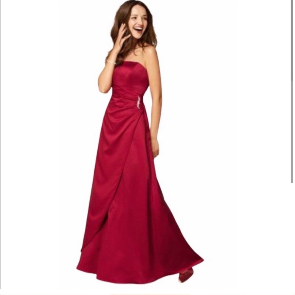 David’s bridal Satin Strapless Gown with Side Drape 8567
Color apple red